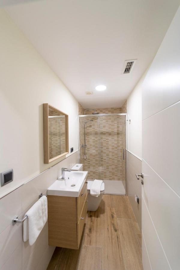 Apartamentos San Lazaro 圣地亚哥－德孔波斯特拉 外观 照片