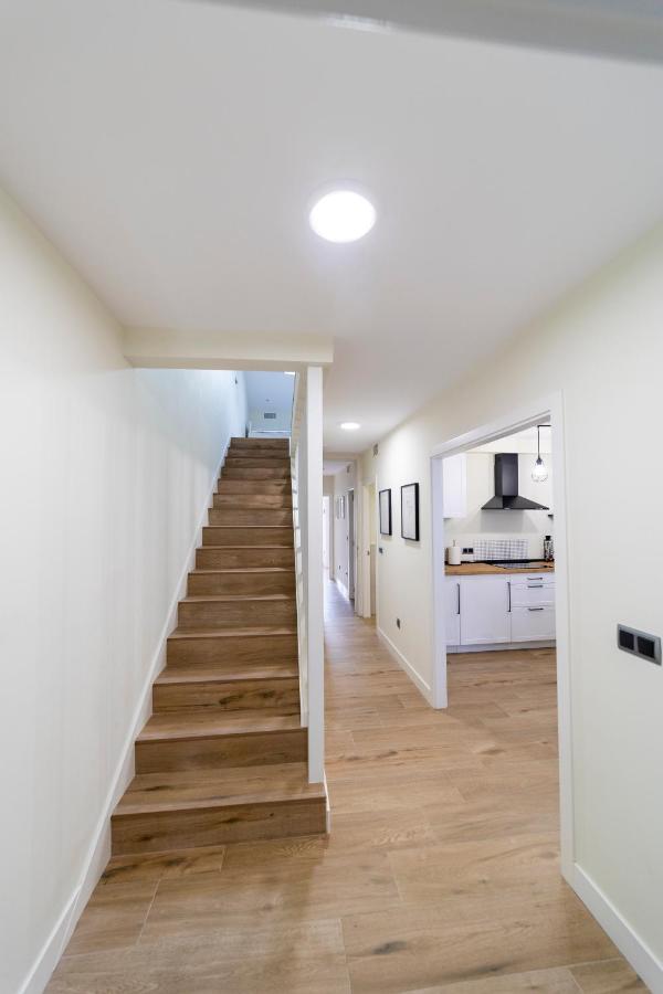 Apartamentos San Lazaro 圣地亚哥－德孔波斯特拉 外观 照片