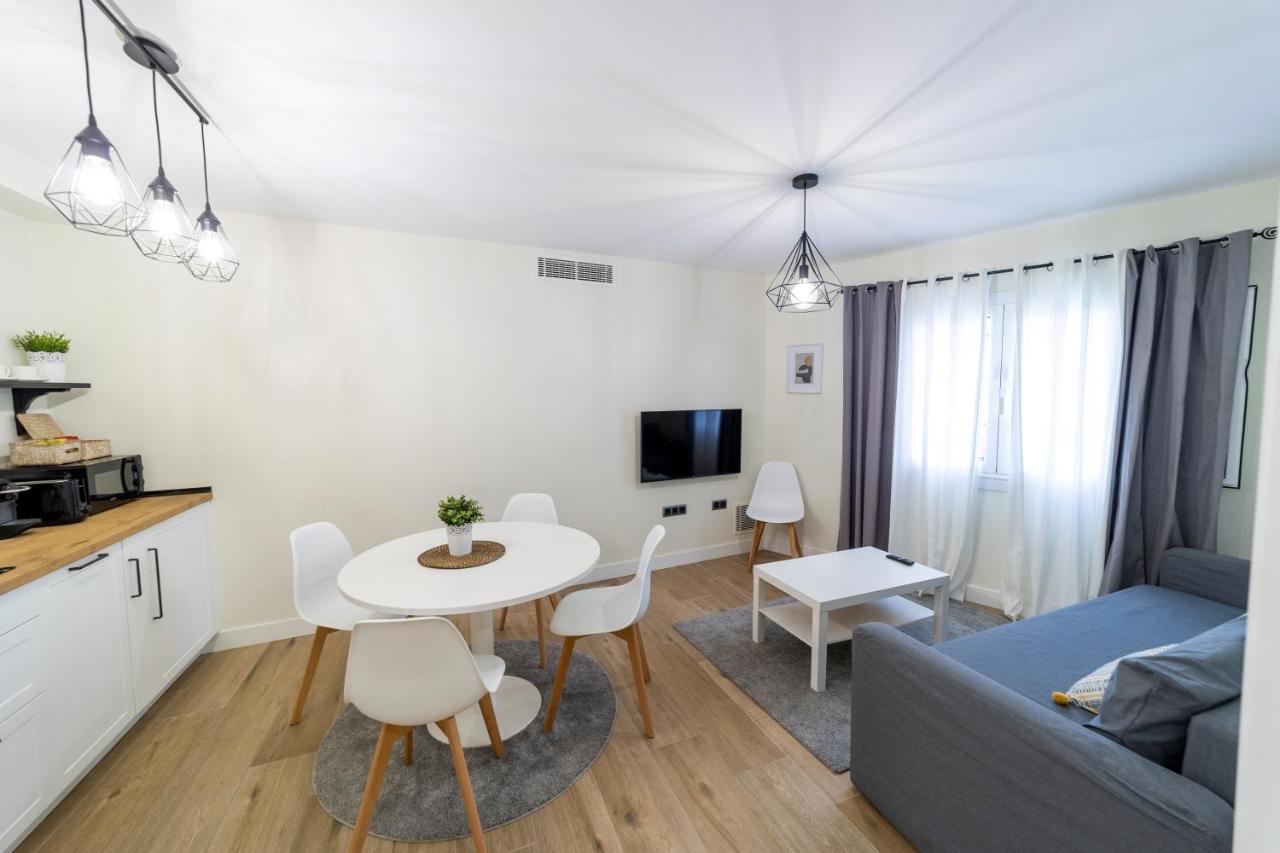Apartamentos San Lazaro 圣地亚哥－德孔波斯特拉 外观 照片