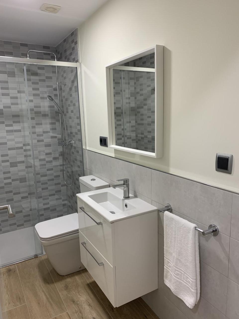 Apartamentos San Lazaro 圣地亚哥－德孔波斯特拉 外观 照片