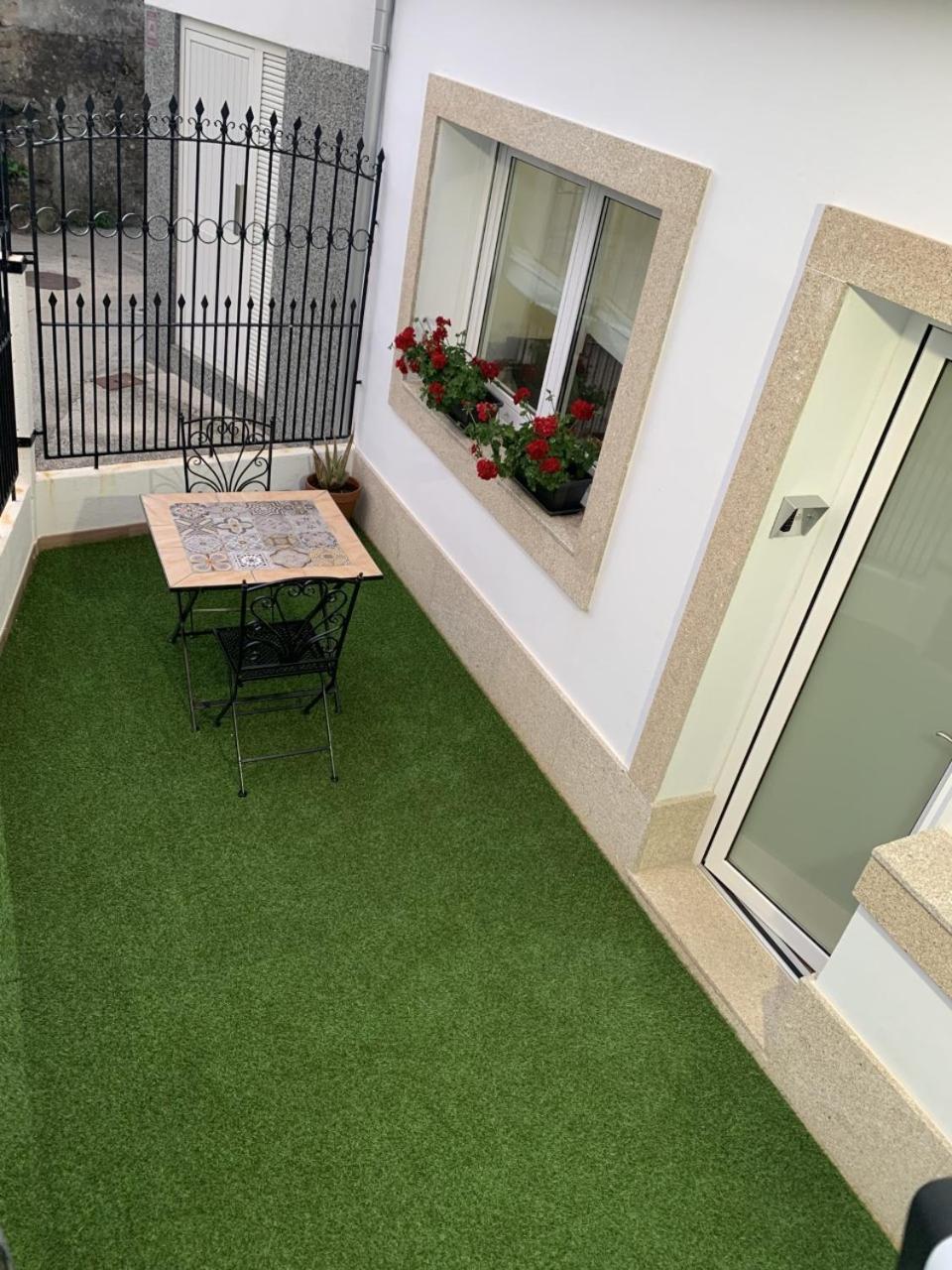 Apartamentos San Lazaro 圣地亚哥－德孔波斯特拉 外观 照片